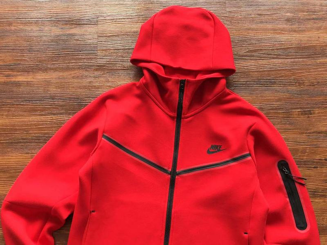 NIKE TECH FLEECE HOODIE X UNIVERSITY RED