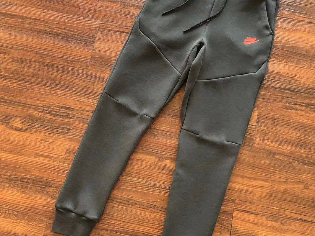 NIKE TECH FLEECE PANTS X BLACK/DARK SMOKE GREY