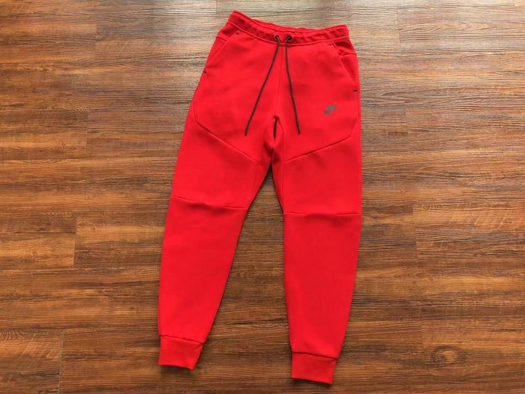 NIKE TECH FLEECE PANTS X UNIVERSITY RED
